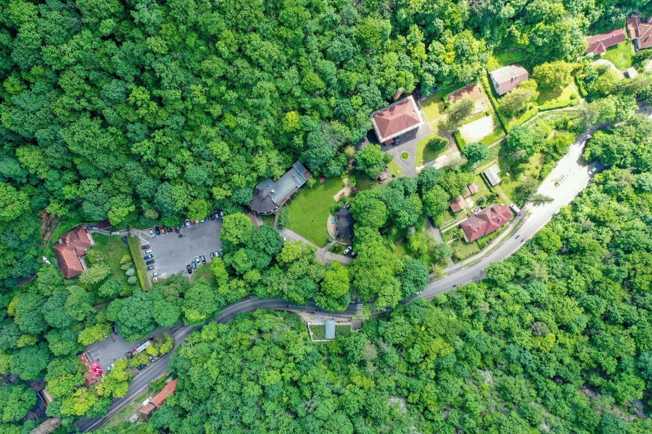 Erdovarazs Panzio Lillafüred Exterior foto